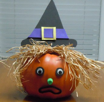 make a pumpkin witch Halloween decoration